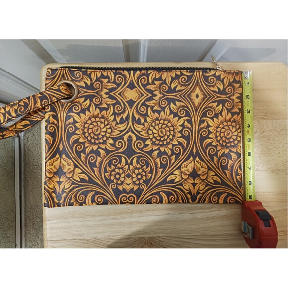 Clutch Bag In Reddish Brown - Picture 6 of 7